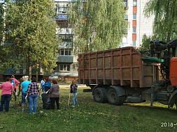 Сотрудники департамента семьи, социальной и демографической политики Брянской области приняли участие в областном субботнике Сотрудники департамента семьи, социальной и демографической политики Брянской области приняли участие в областном субботнике