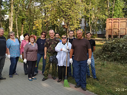 Сотрудники департамента семьи, социальной и демографической политики Брянской области приняли участие в областном субботнике Сотрудники департамента семьи, социальной и демографической политики Брянской области приняли участие в областном субботнике