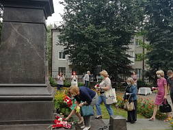 5 сентября — день рождения выдающегося русского поэта, писателя и драматурга Алексея Константиновича Толстого 5 сентября — день рождения выдающегося русского поэта, писателя и драматурга Алексея Константиновича Толстого